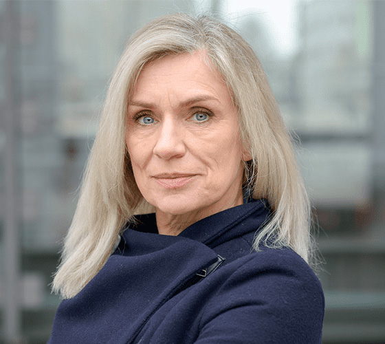 a middle-age woman